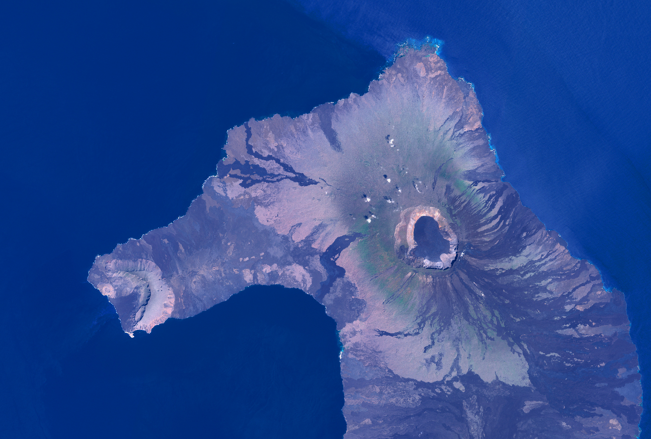 <i>Wolf volcano, Galapagos, Ecuador 0.37°S 91.55°W 1707 m (Sentinel 2, ESA)</i>